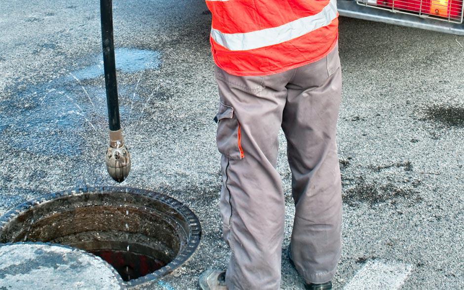 comment déboucher une canalisation Salins