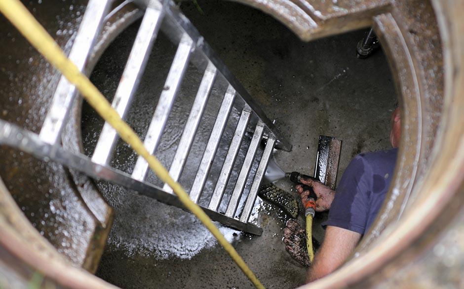 comment déboucher une canalisation de wc Paris 17